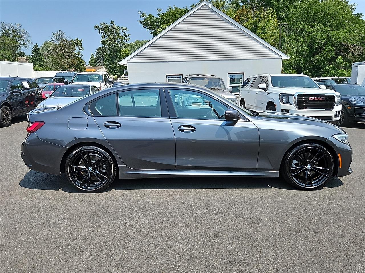 BMW 3 Series 330i xDrive Sedan North America 2022