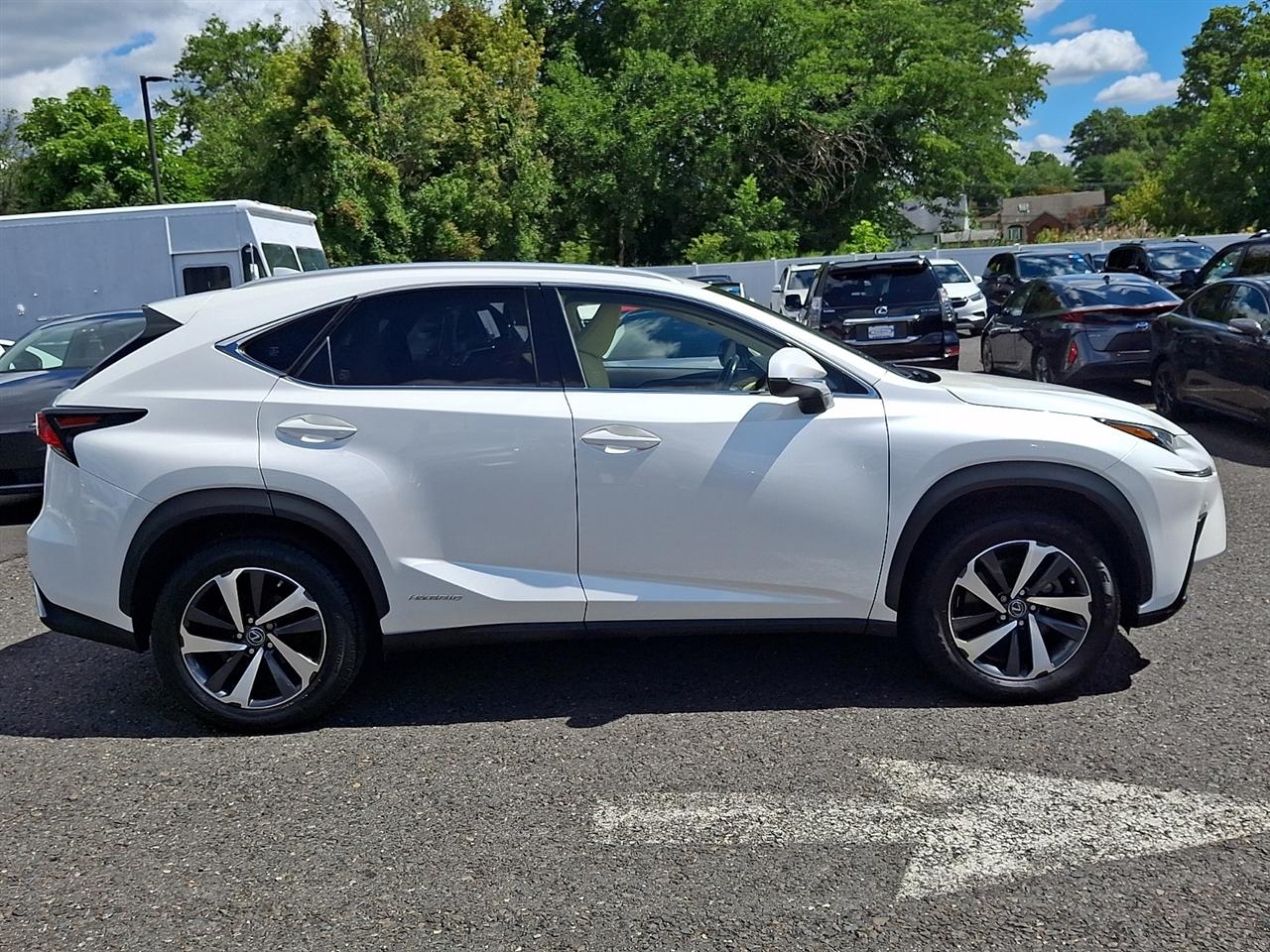 Lexus NX NX 300h AWD 2018