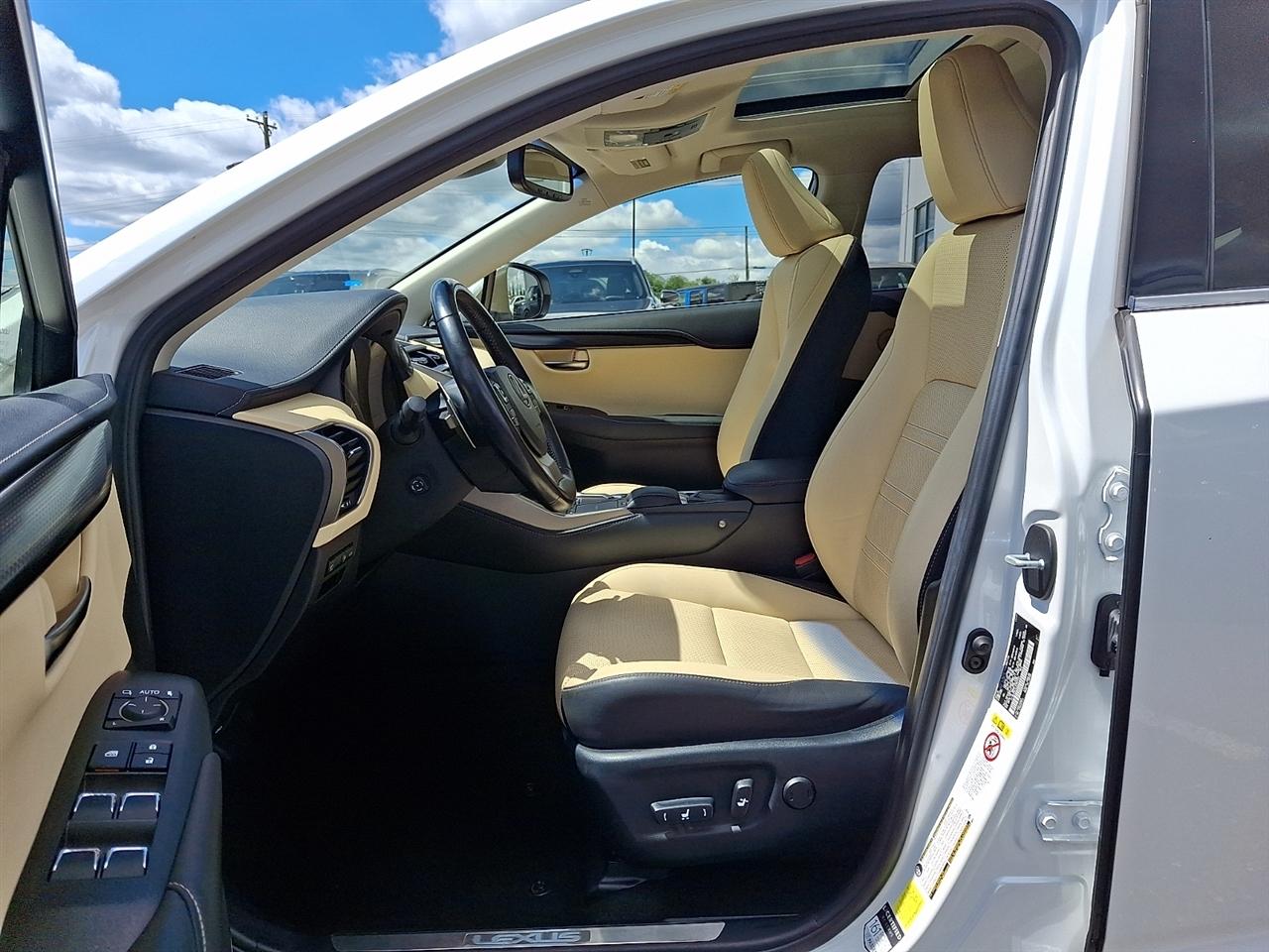 Lexus NX NX 300h AWD 2018