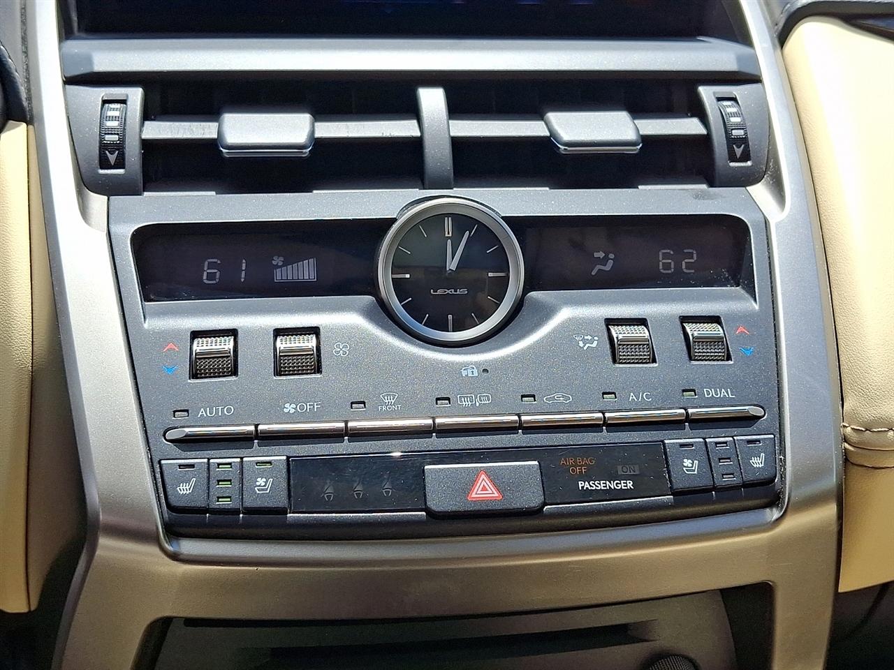 Lexus NX NX 300h AWD 2018