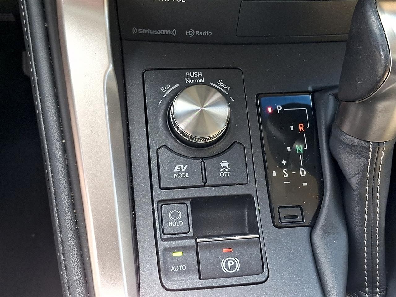 Lexus NX NX 300h AWD 2018