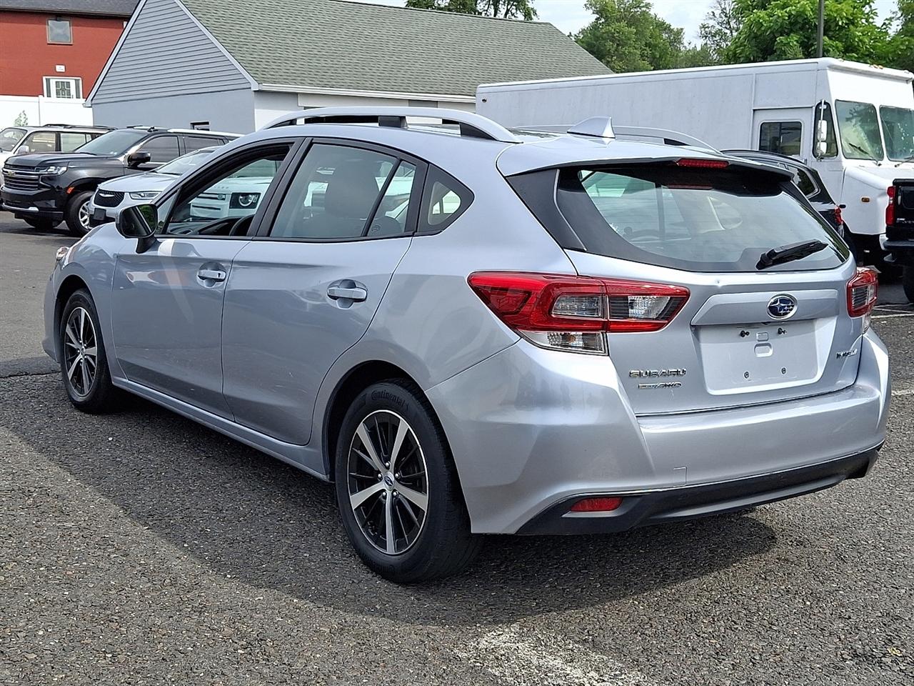Subaru Impreza Premium 5-door CVT 2023