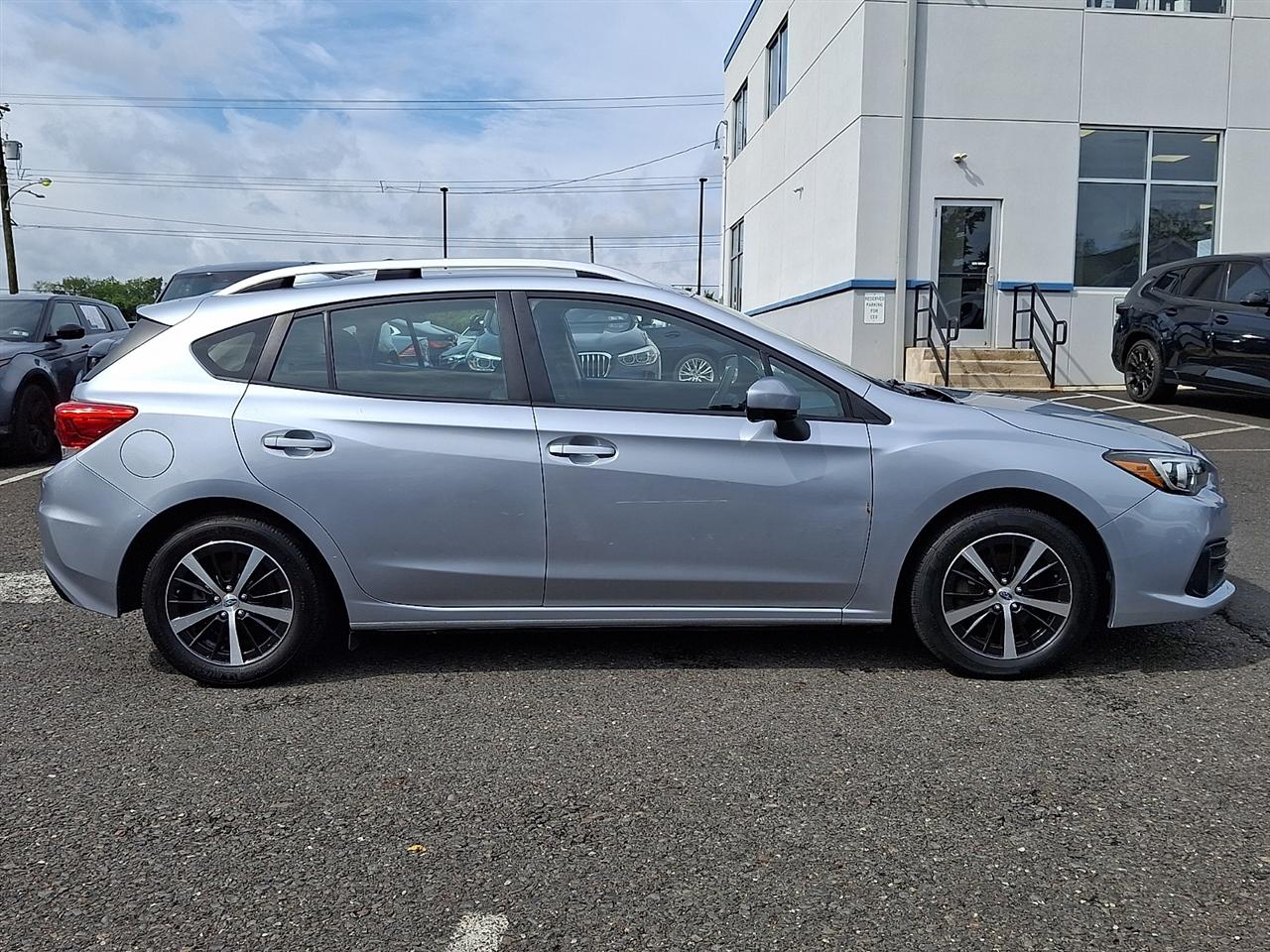 Subaru Impreza Premium 5-door CVT 2023
