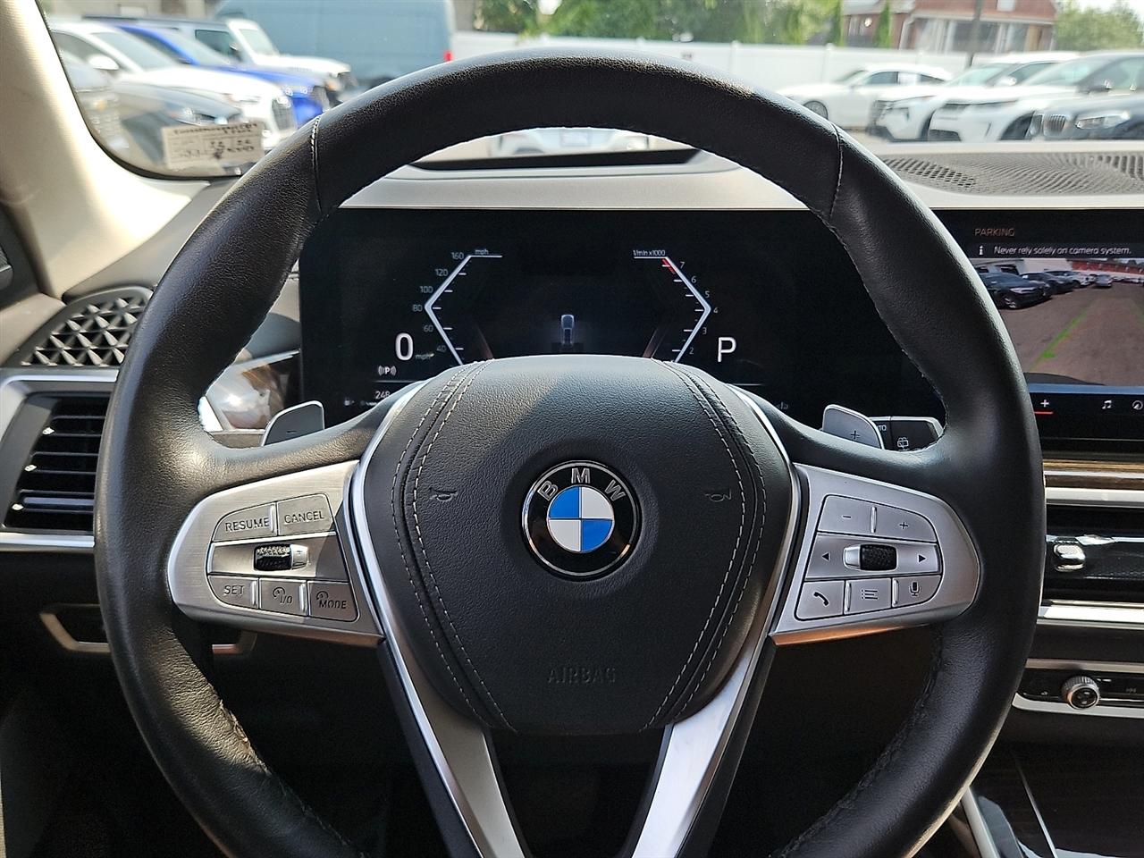BMW X7 xDrive40i Sports Activity Vehicle 2025