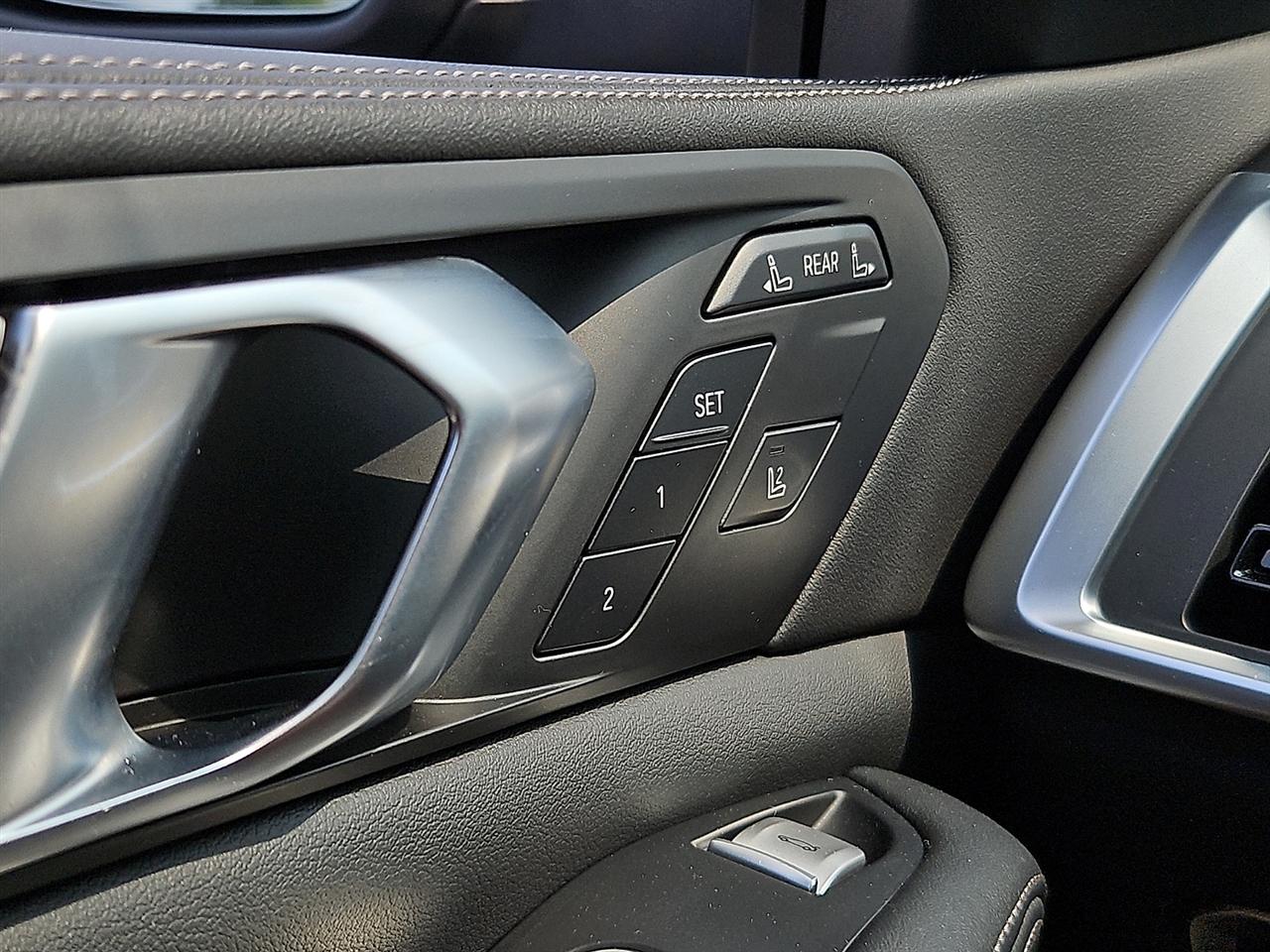 BMW X7 xDrive40i Sports Activity Vehicle 2025