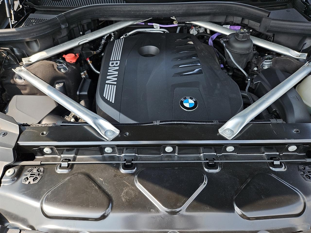 BMW X7 xDrive40i Sports Activity Vehicle 2025