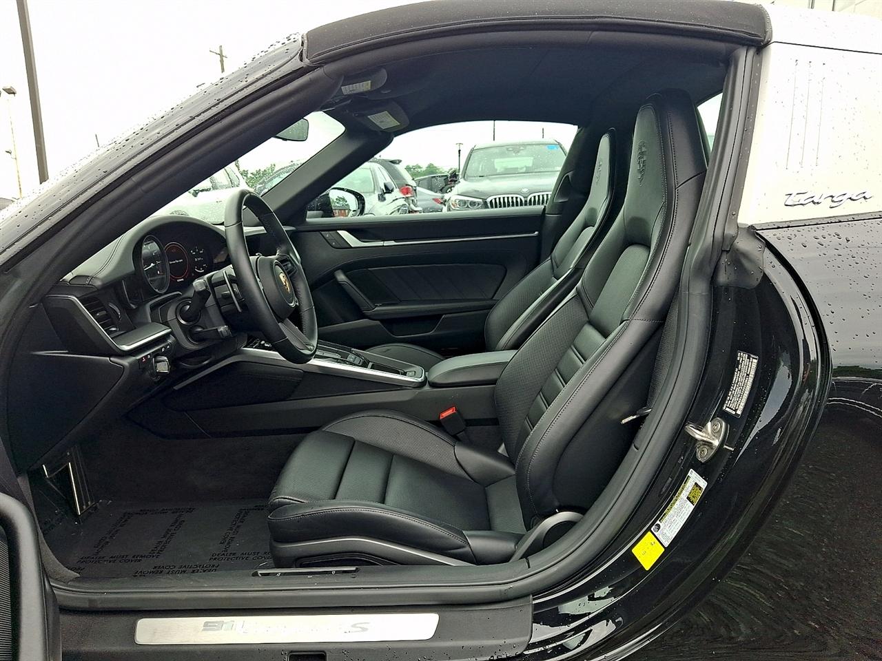Porsche 911 Targa Edition 50 Years Porsche Design 2024