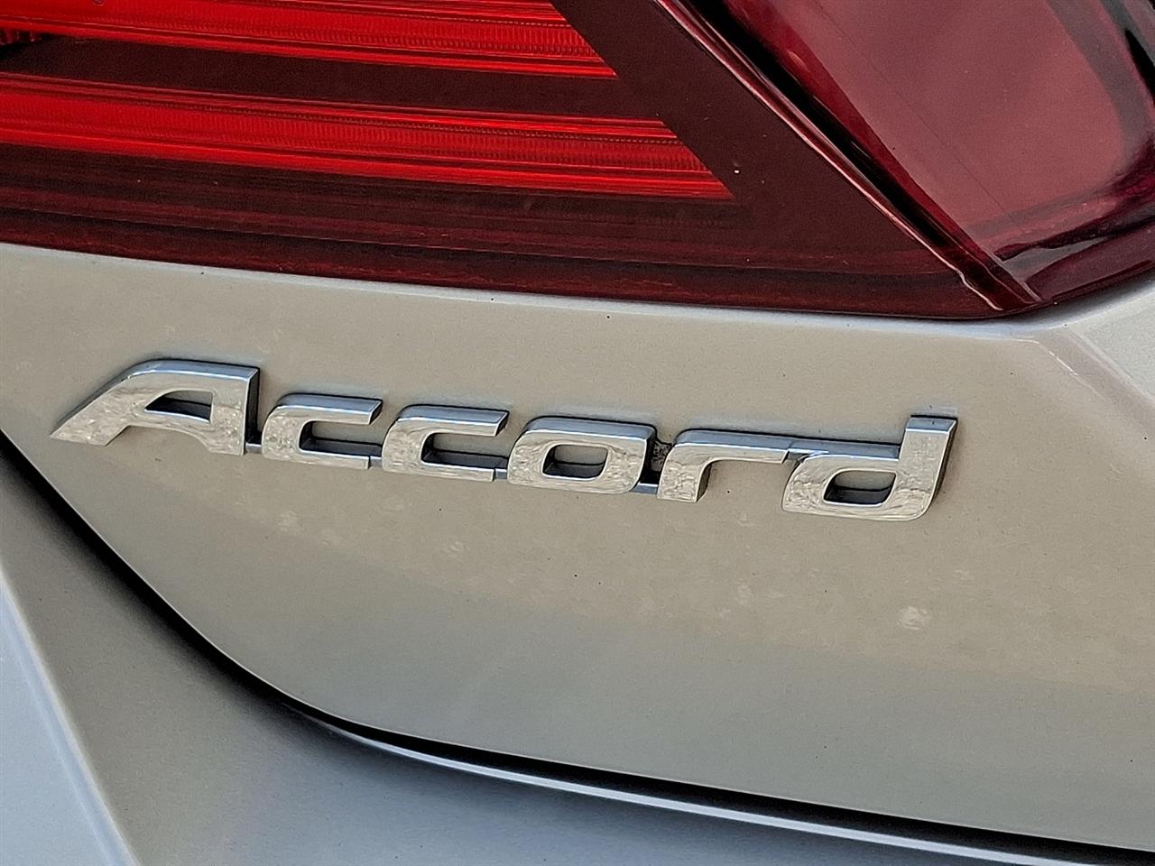 Honda Accord Sedan 4dr I4 CVT EX-L w/Navi & Honda Sensing 2016