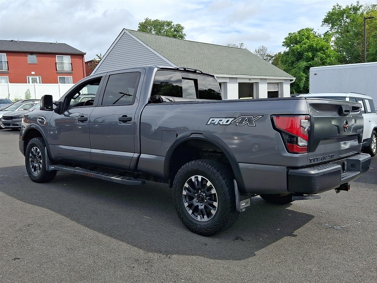 Nissan Titan XD 4x4 Crew Cab PRO-4X 2021