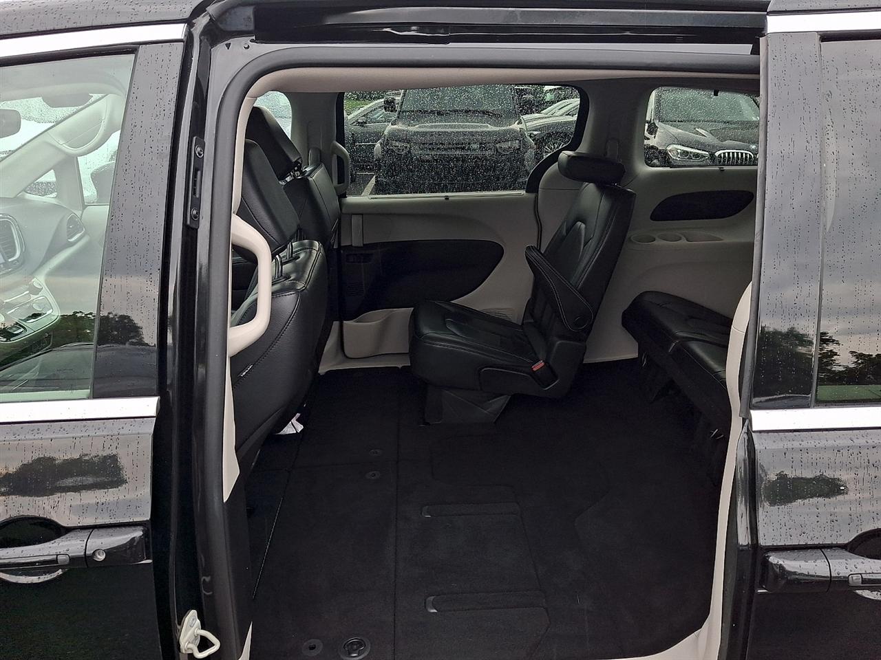Chrysler Pacifica Touring L FWD 2022