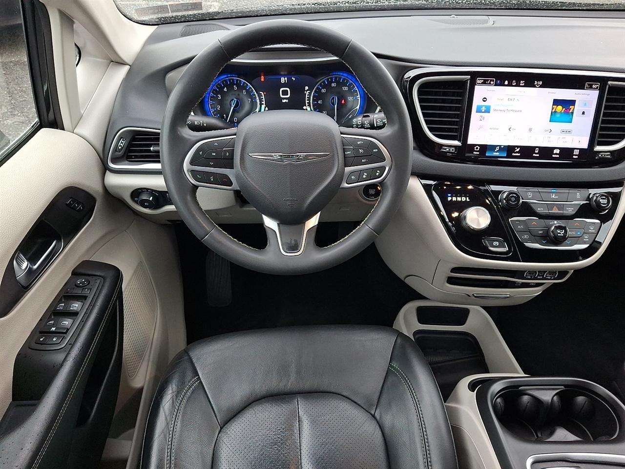 Chrysler Pacifica Touring L FWD 2022