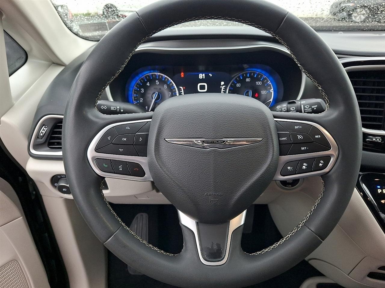 Chrysler Pacifica Touring L FWD 2022