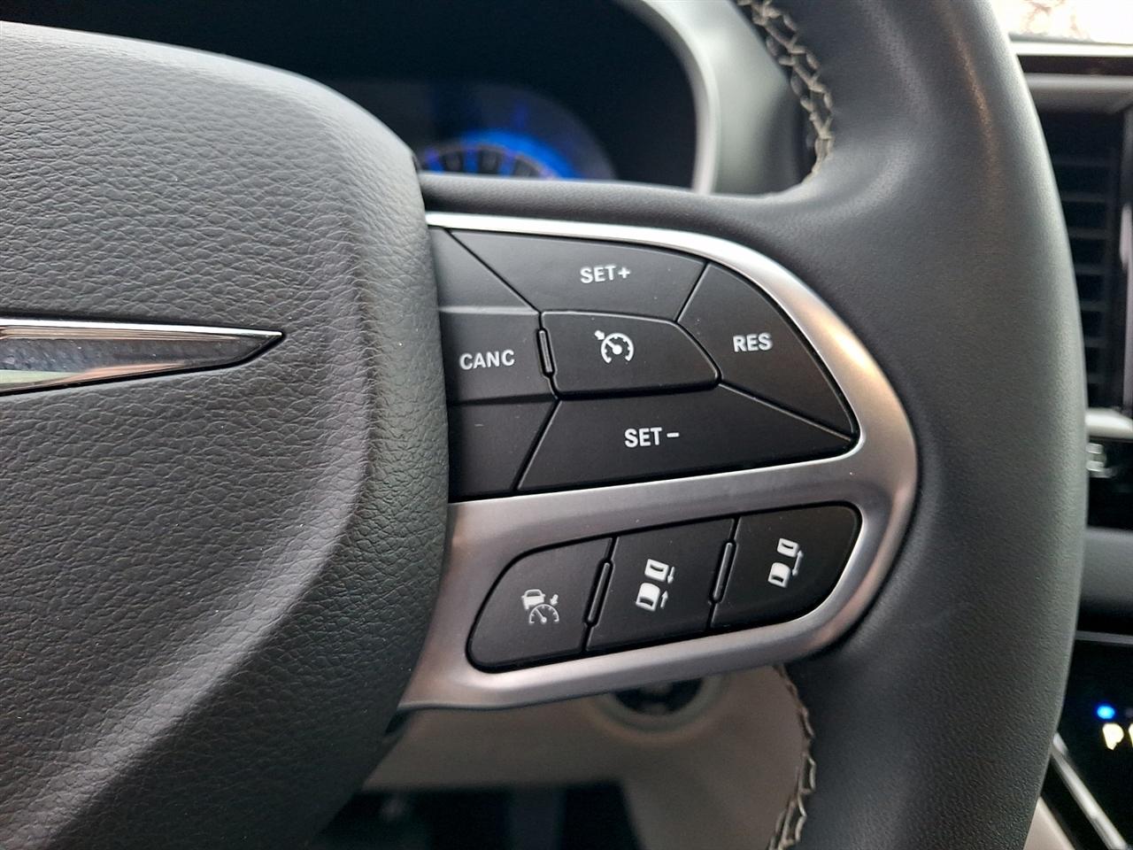 Chrysler Pacifica Touring L FWD 2022