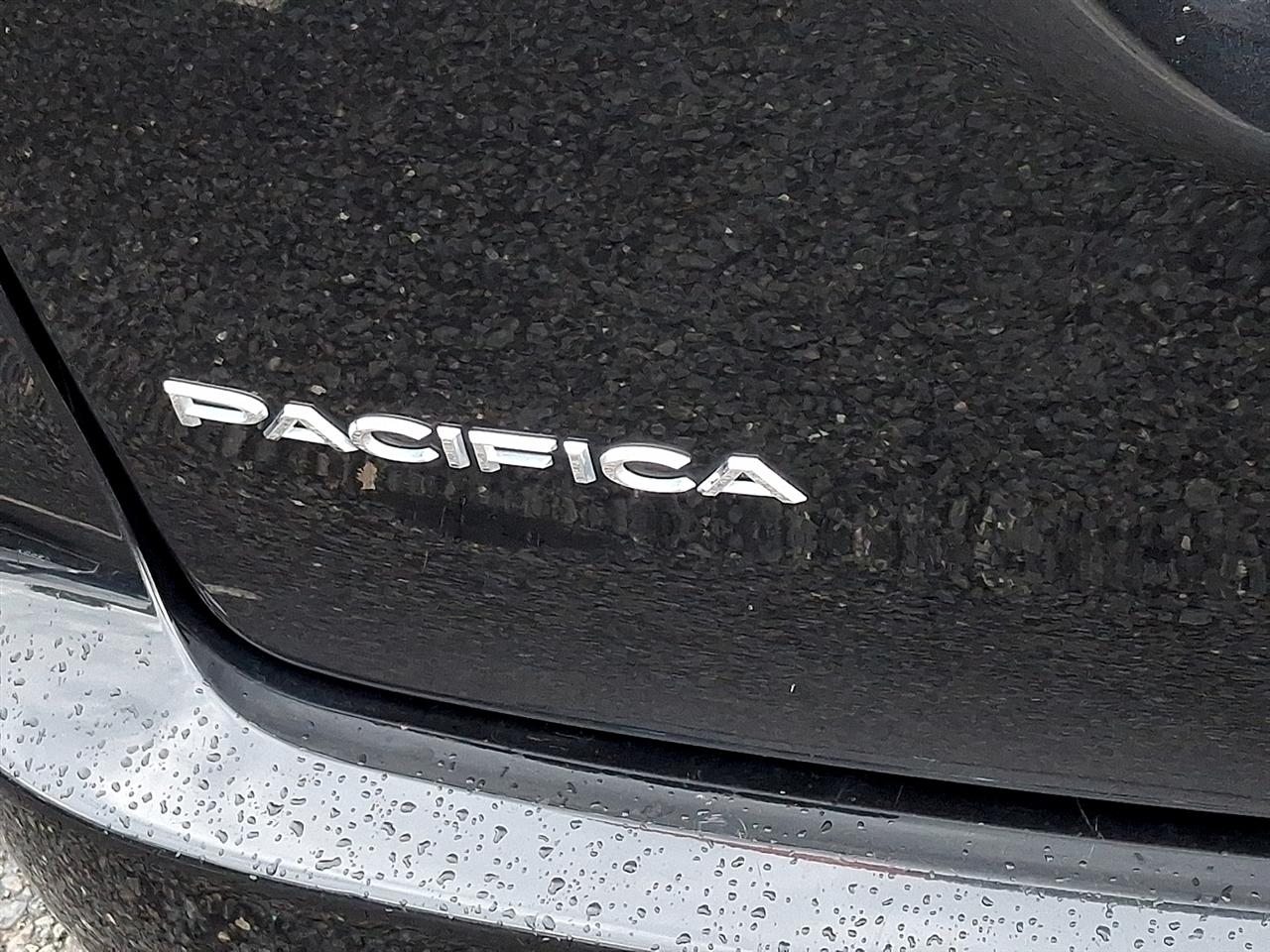 Chrysler Pacifica Touring L FWD 2022