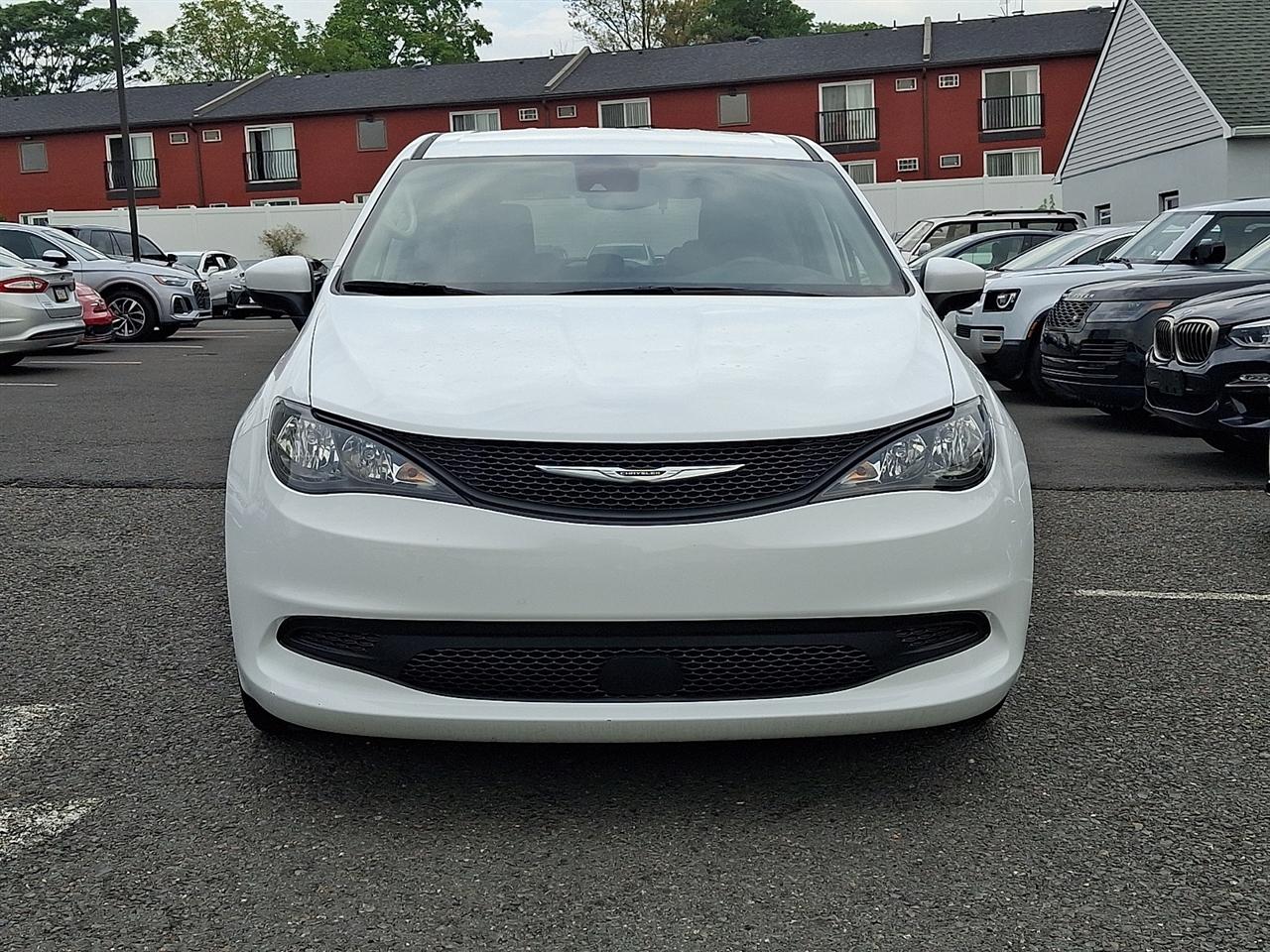 Chrysler Voyager LX FWD 2023