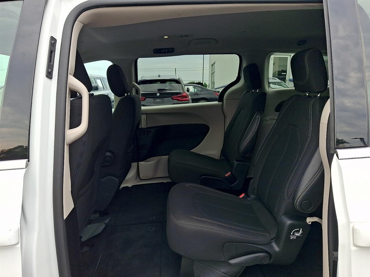 Chrysler Voyager LX FWD 2023
