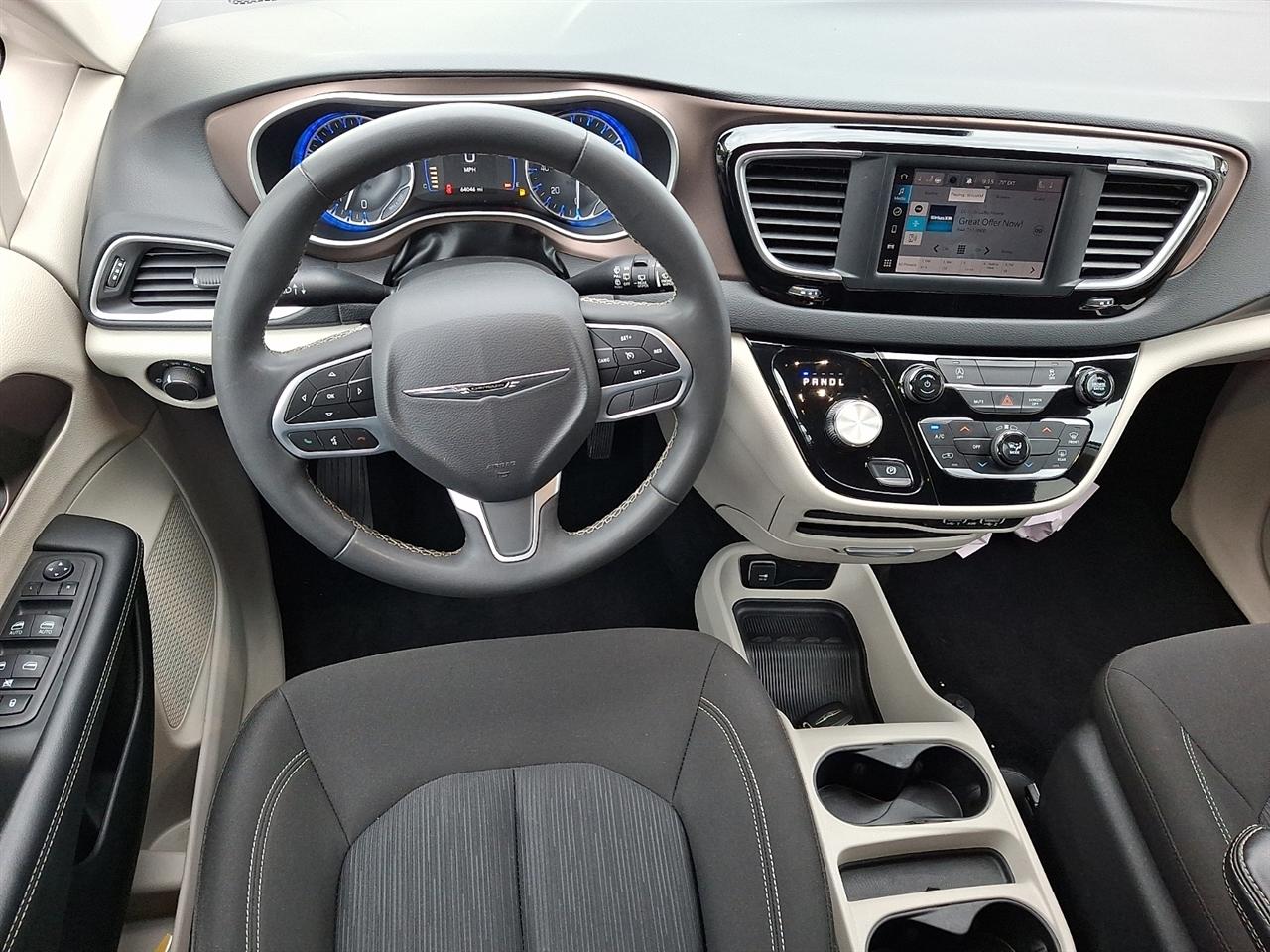 Chrysler Voyager LX FWD 2023