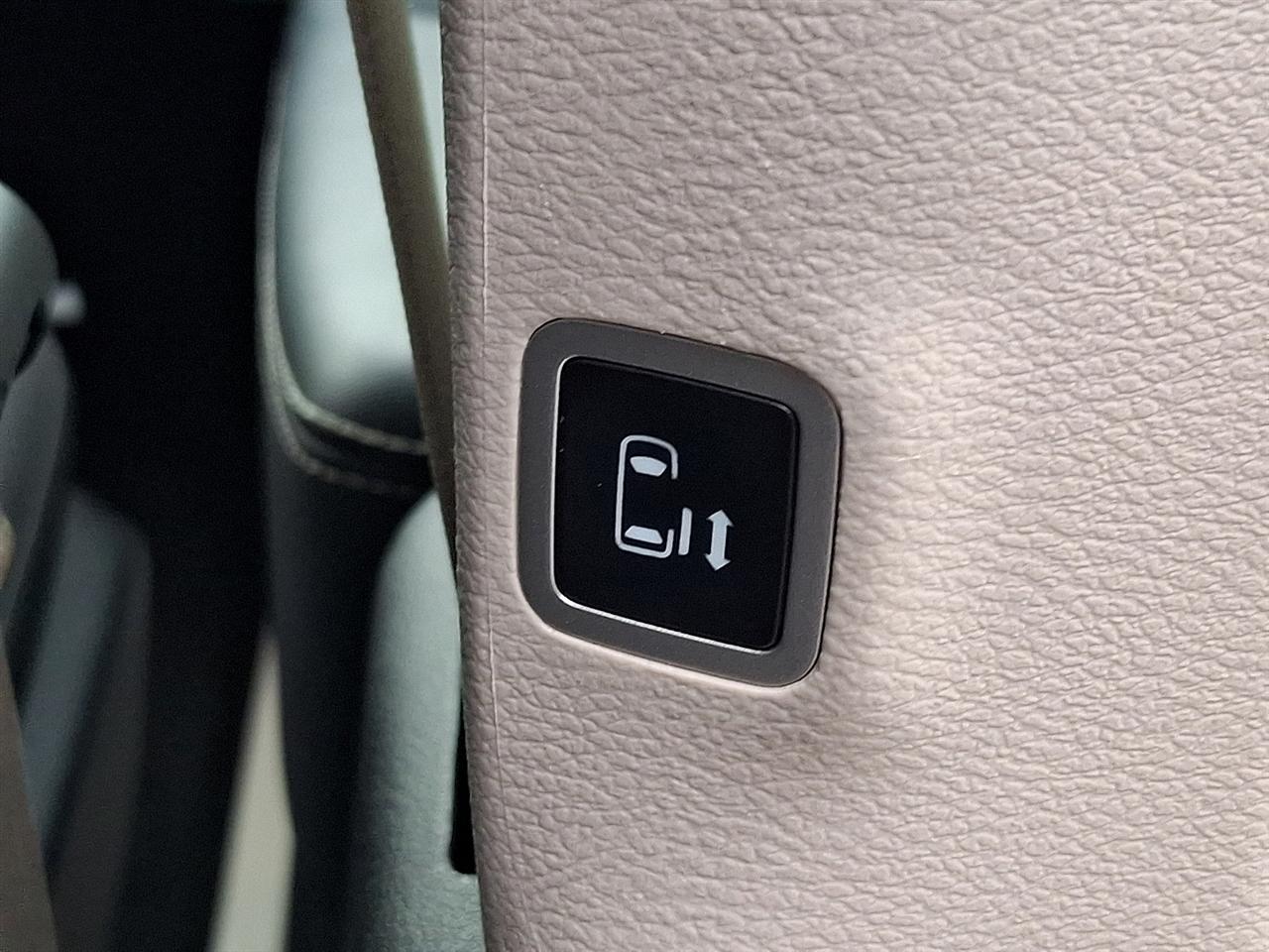 Chrysler Voyager LX FWD 2023