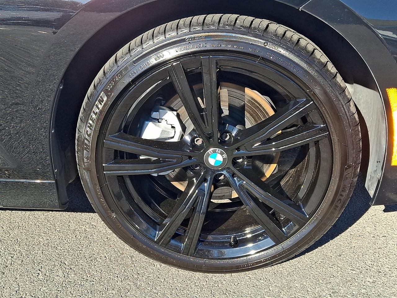 BMW 3 Series 330i xDrive Sedan 2024