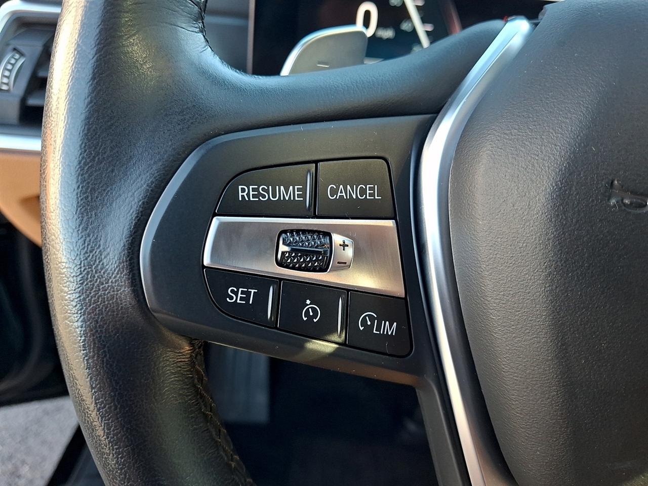 BMW 3 Series 330i xDrive Sedan 2024