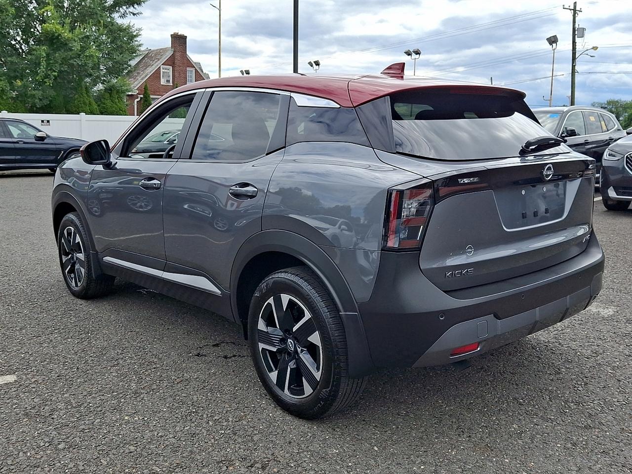 Nissan Kicks SV AWD 2025