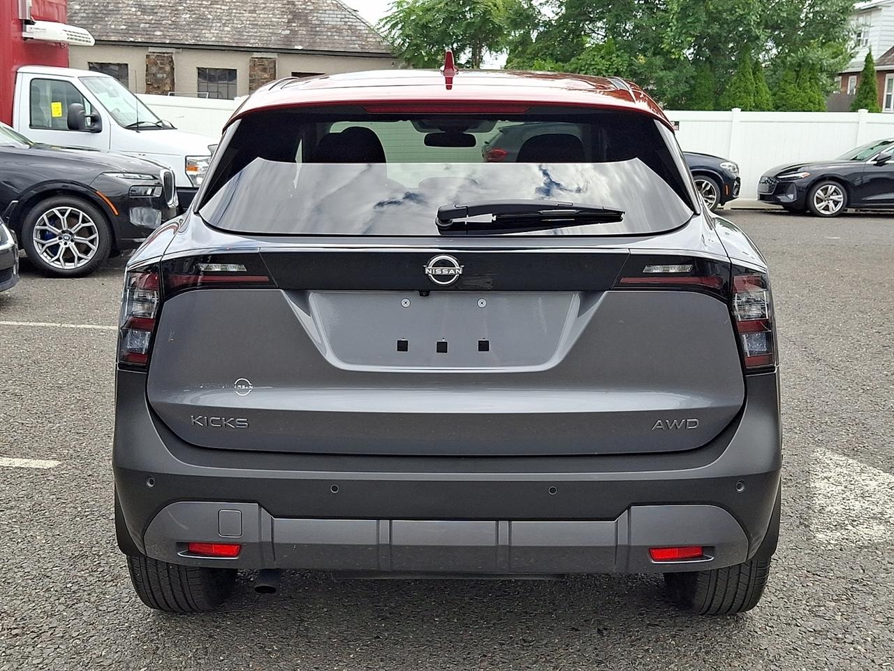 Nissan Kicks SV AWD 2025