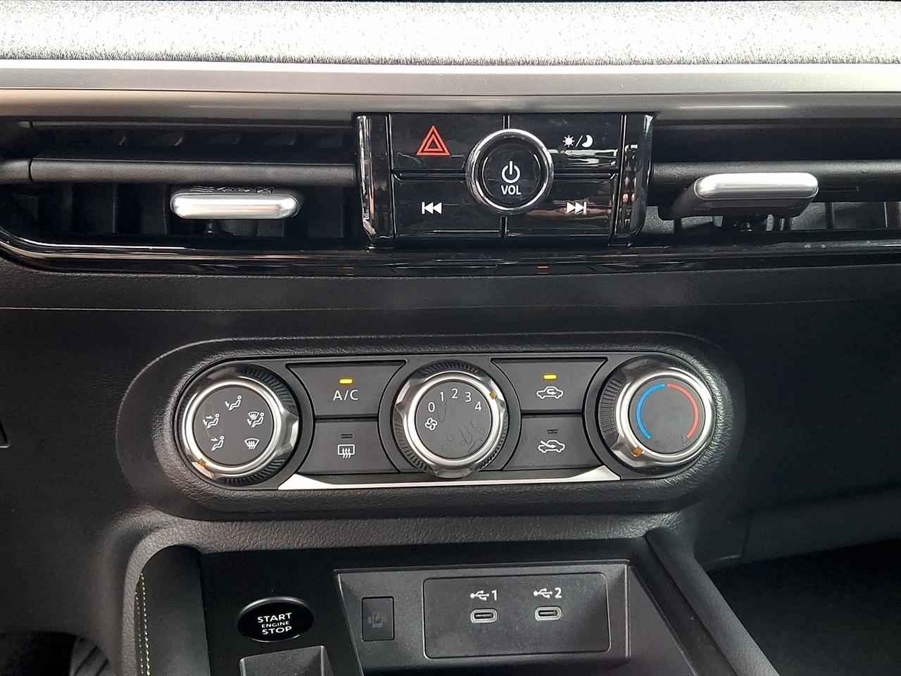 Nissan Kicks SV AWD 2025