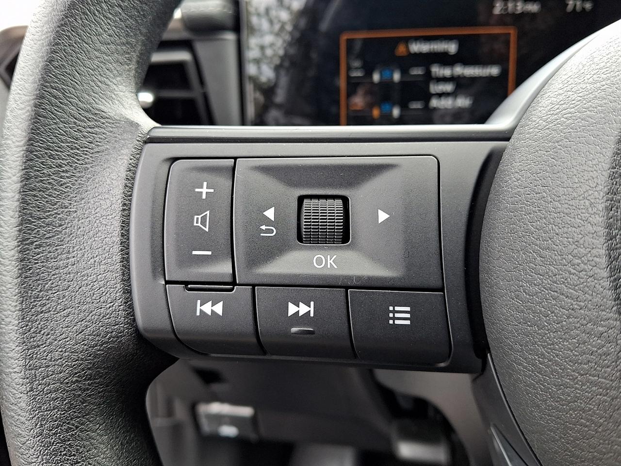 Nissan Kicks SV AWD 2025