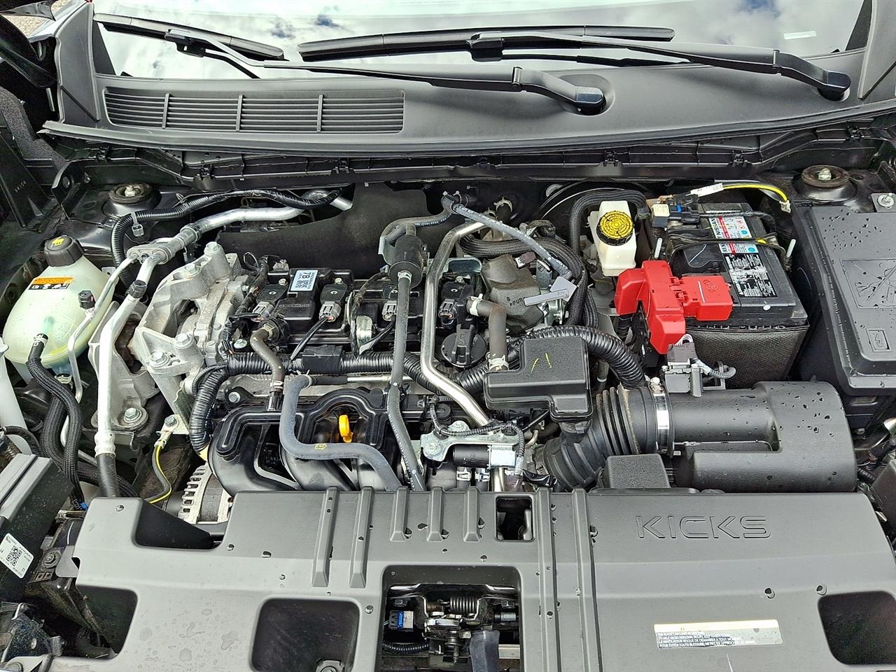 Nissan Kicks SV AWD 2025