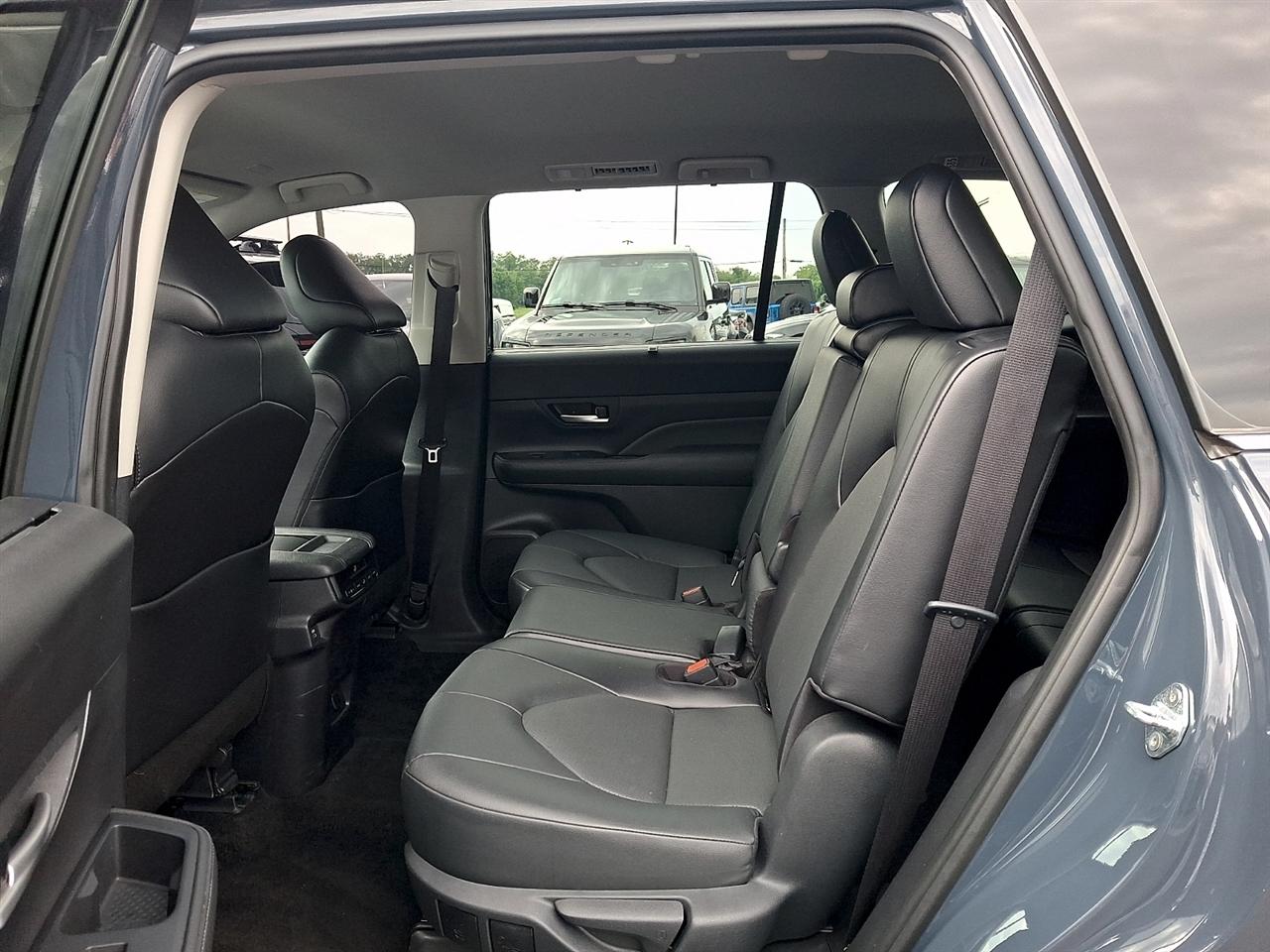 Toyota Grand Highlander Platinum AWD (Natl) 2024