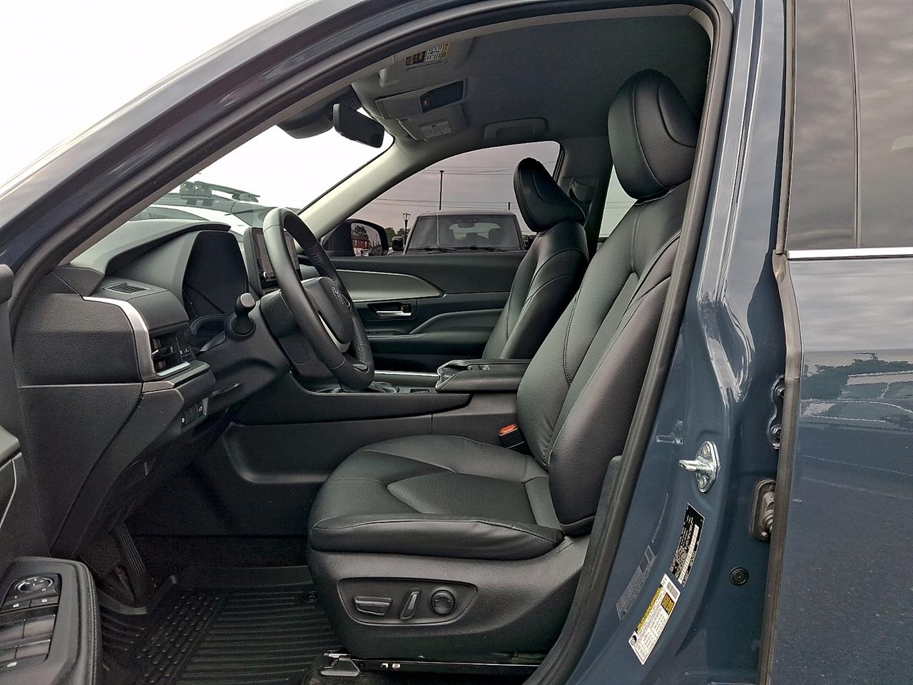 Toyota Grand Highlander Platinum AWD (Natl) 2024