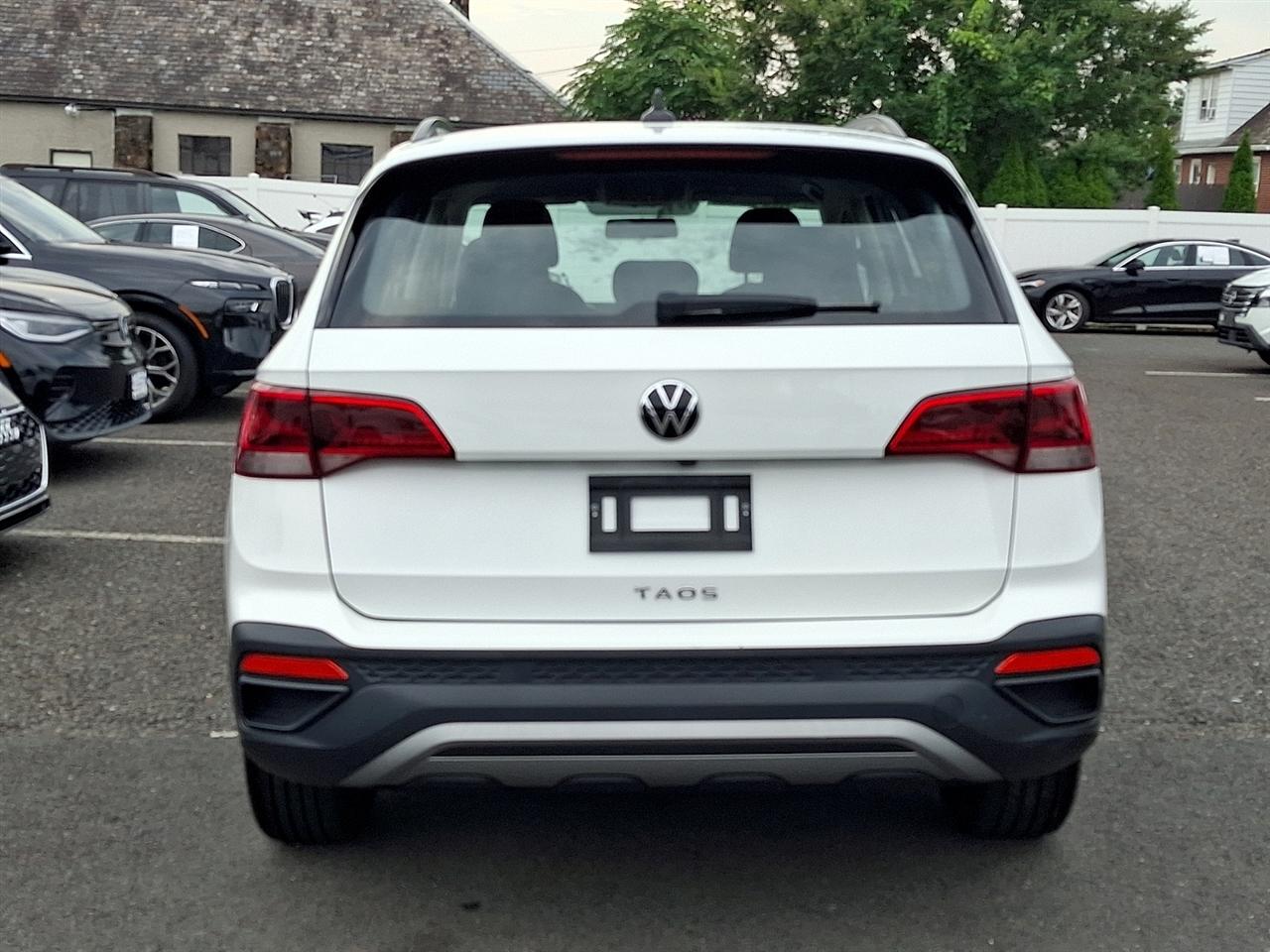 Volkswagen Taos S FWD 2022