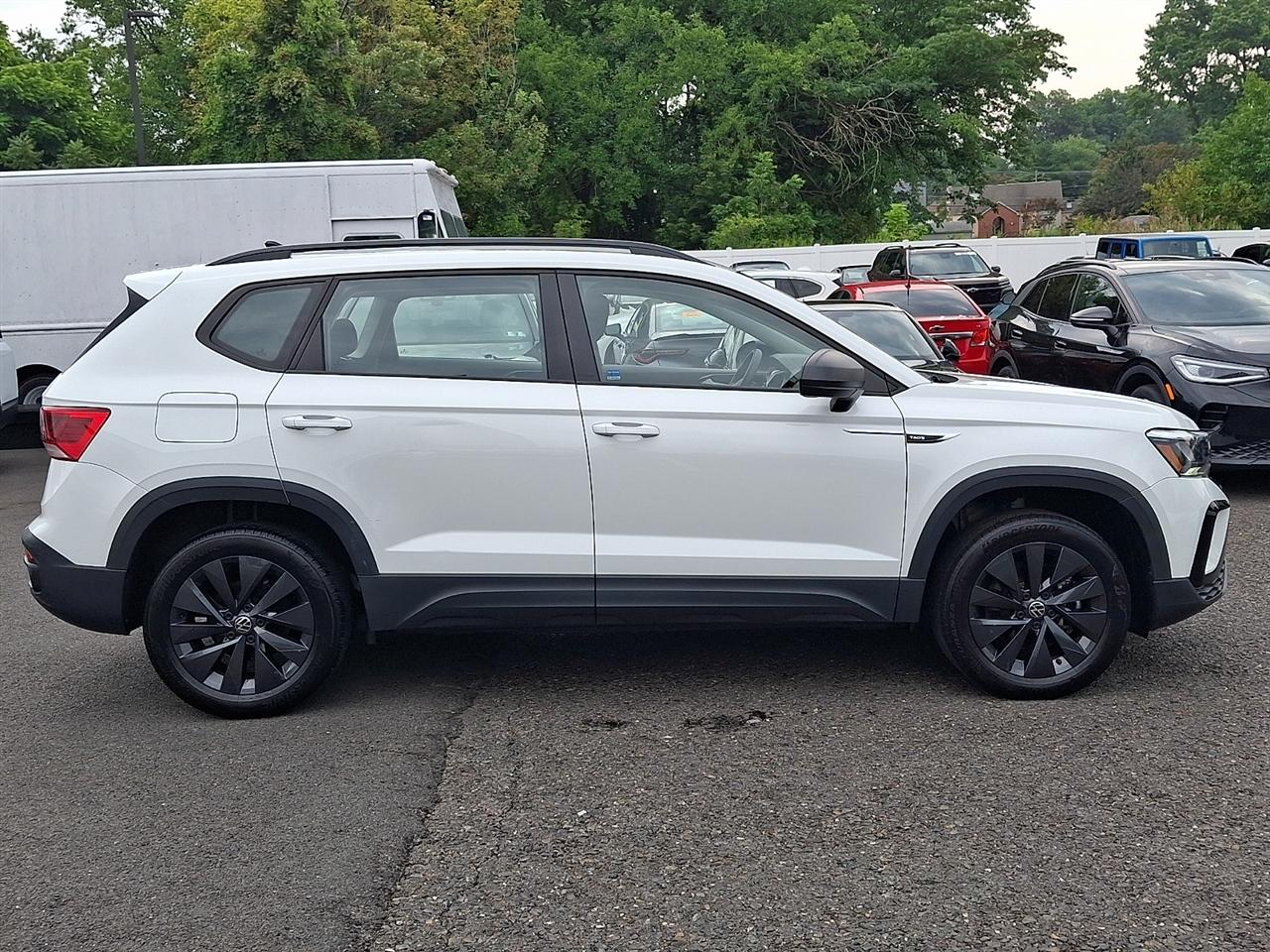 Volkswagen Taos S FWD 2022