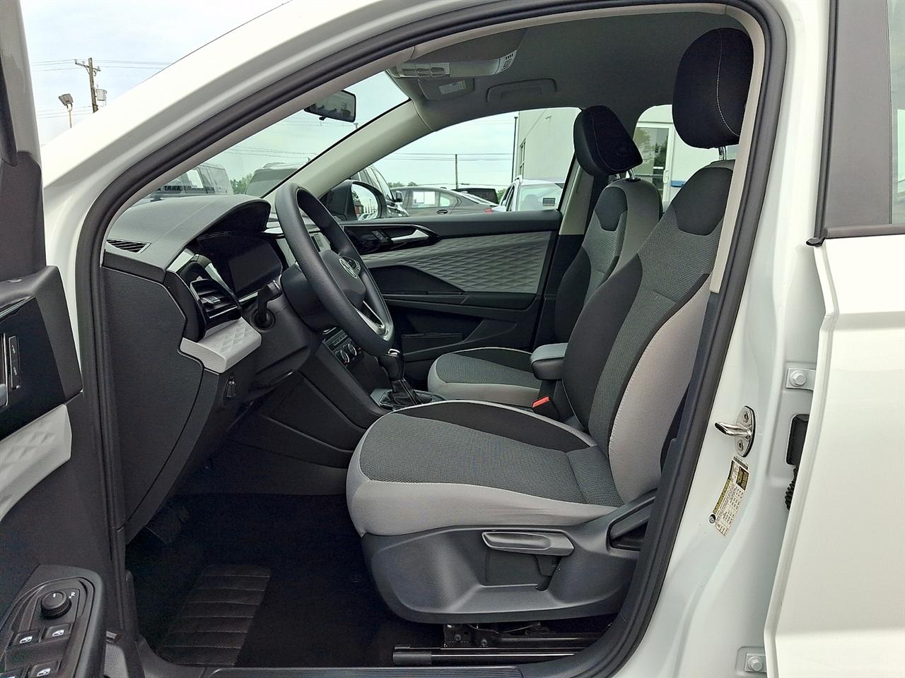 Volkswagen Taos S FWD 2022