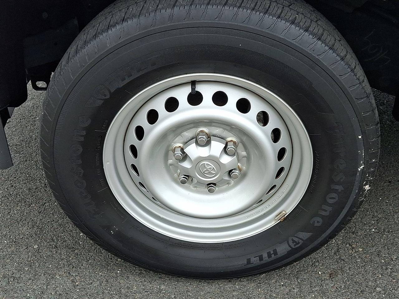 Toyota Tacoma 2WD SR XtraCab 6' Bed AT (Natl) 2024