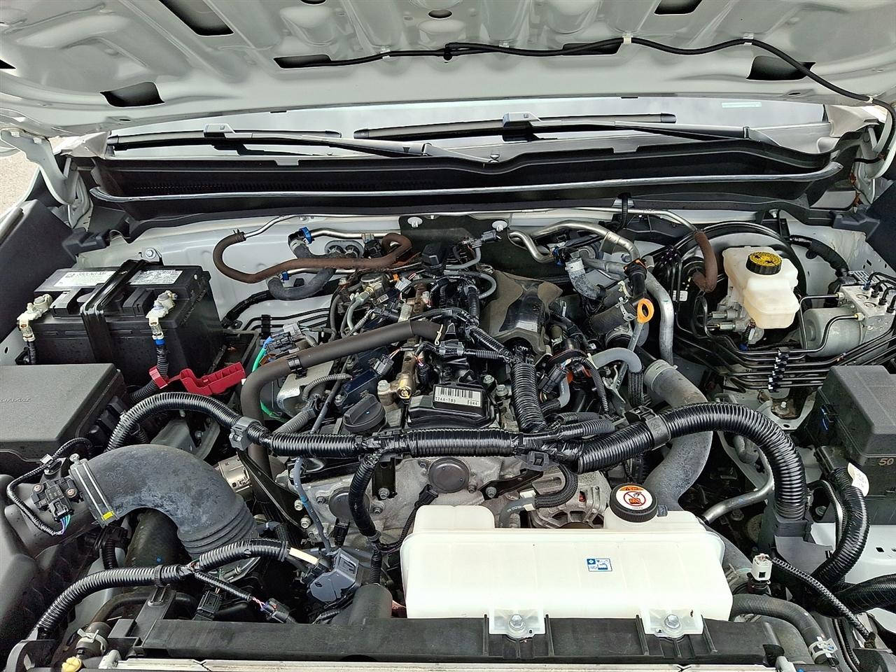 Toyota Tacoma 2WD SR XtraCab 6' Bed AT (Natl) 2024