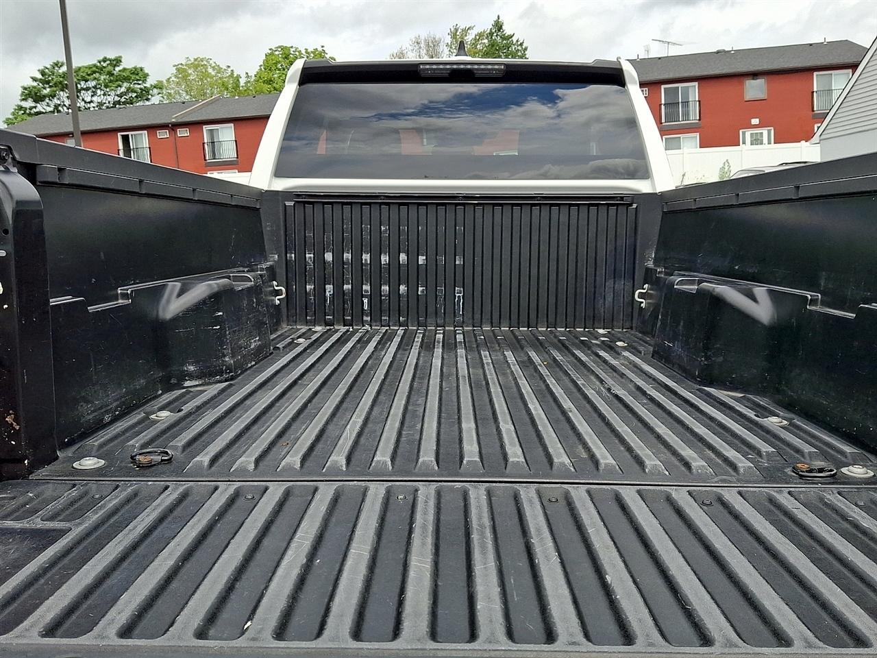 Toyota Tacoma 2WD SR XtraCab 6' Bed AT (Natl) 2024