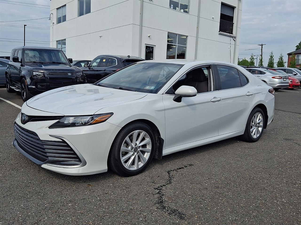 Toyota Camry LE Auto (Natl) 2022