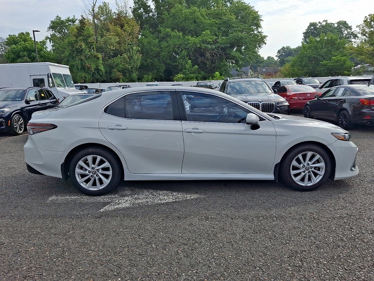 Toyota Camry LE Auto (Natl) 2022