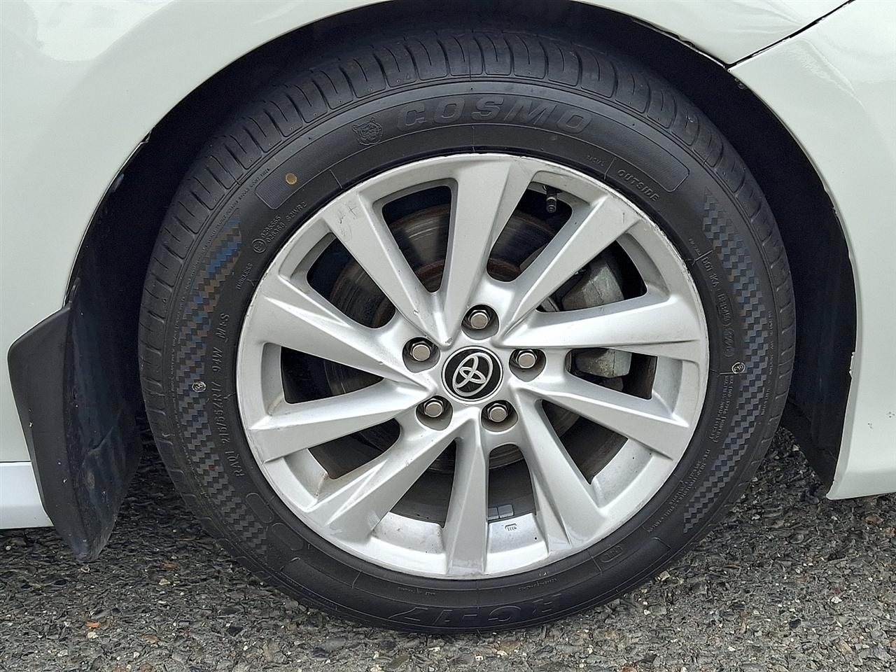 Toyota Camry LE Auto (Natl) 2022