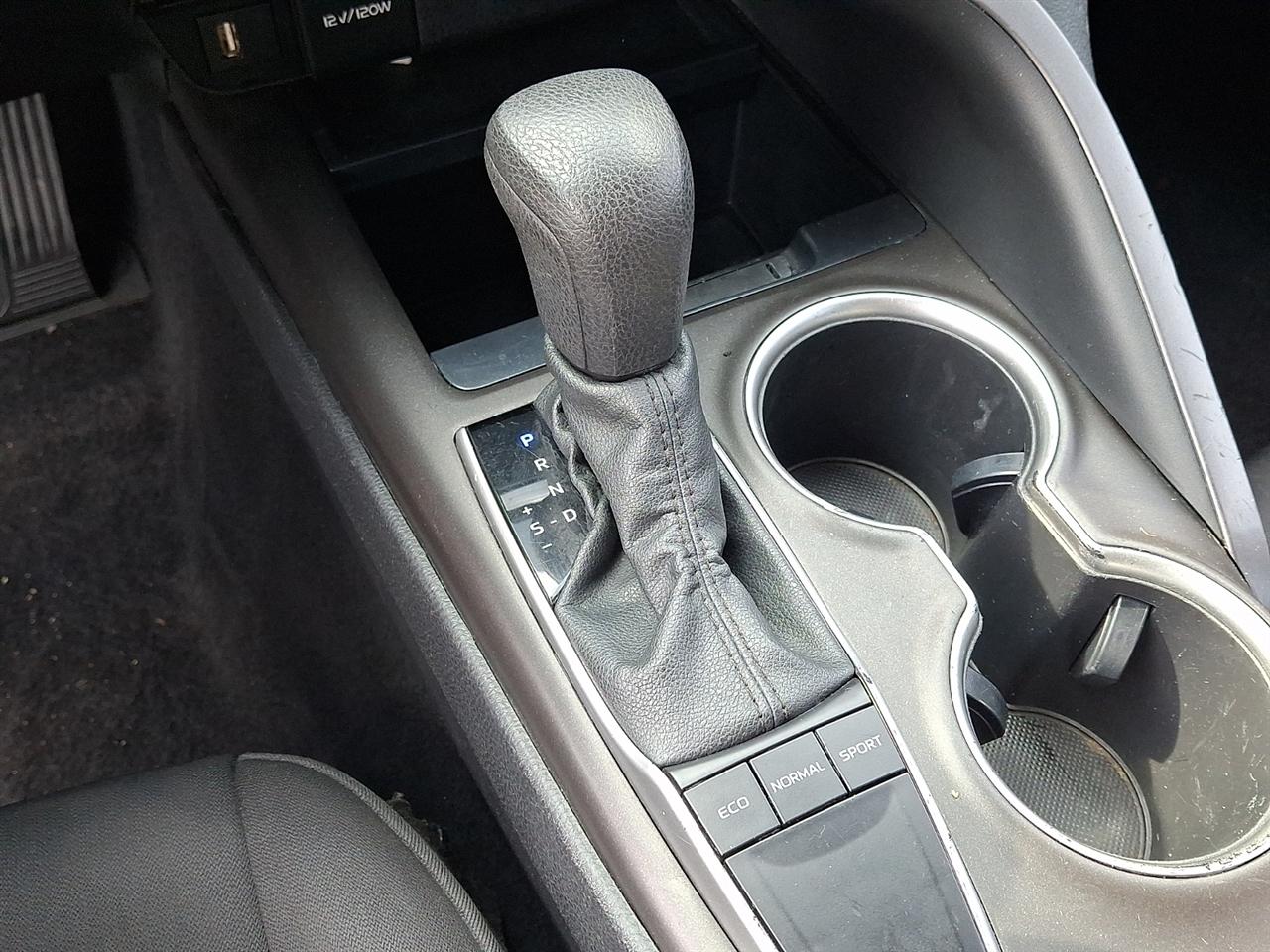 Toyota Camry LE Auto (Natl) 2022