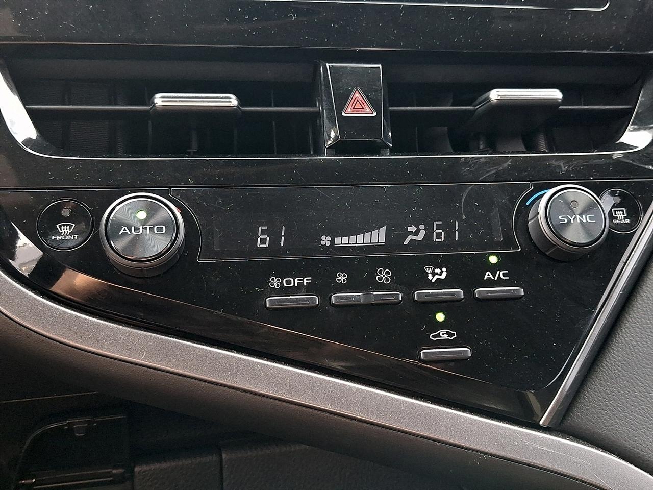 Toyota Camry LE Auto (Natl) 2022