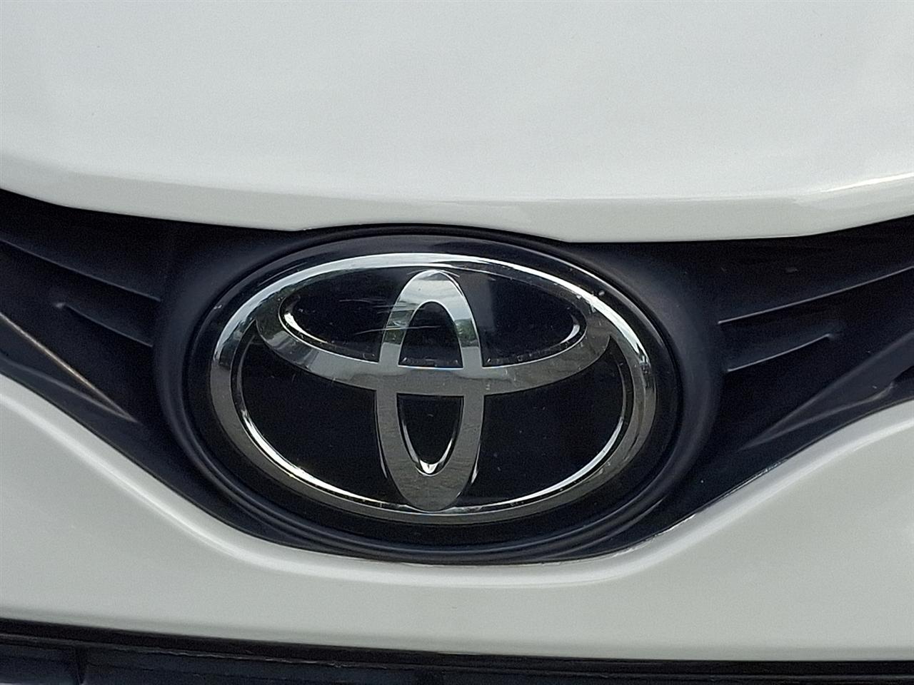 Toyota Camry LE Auto (Natl) 2022