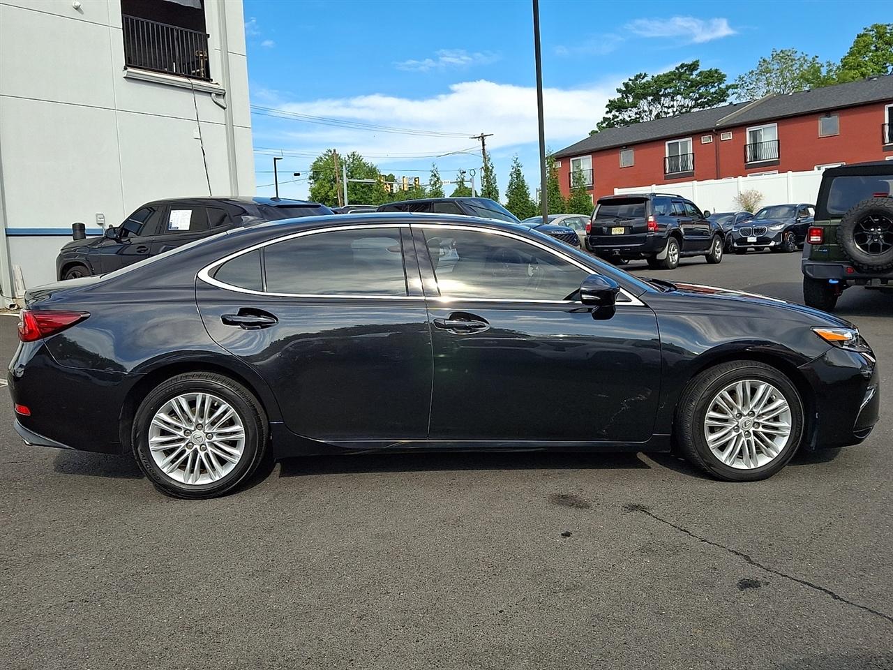 Lexus ES ES 350 FWD 2017