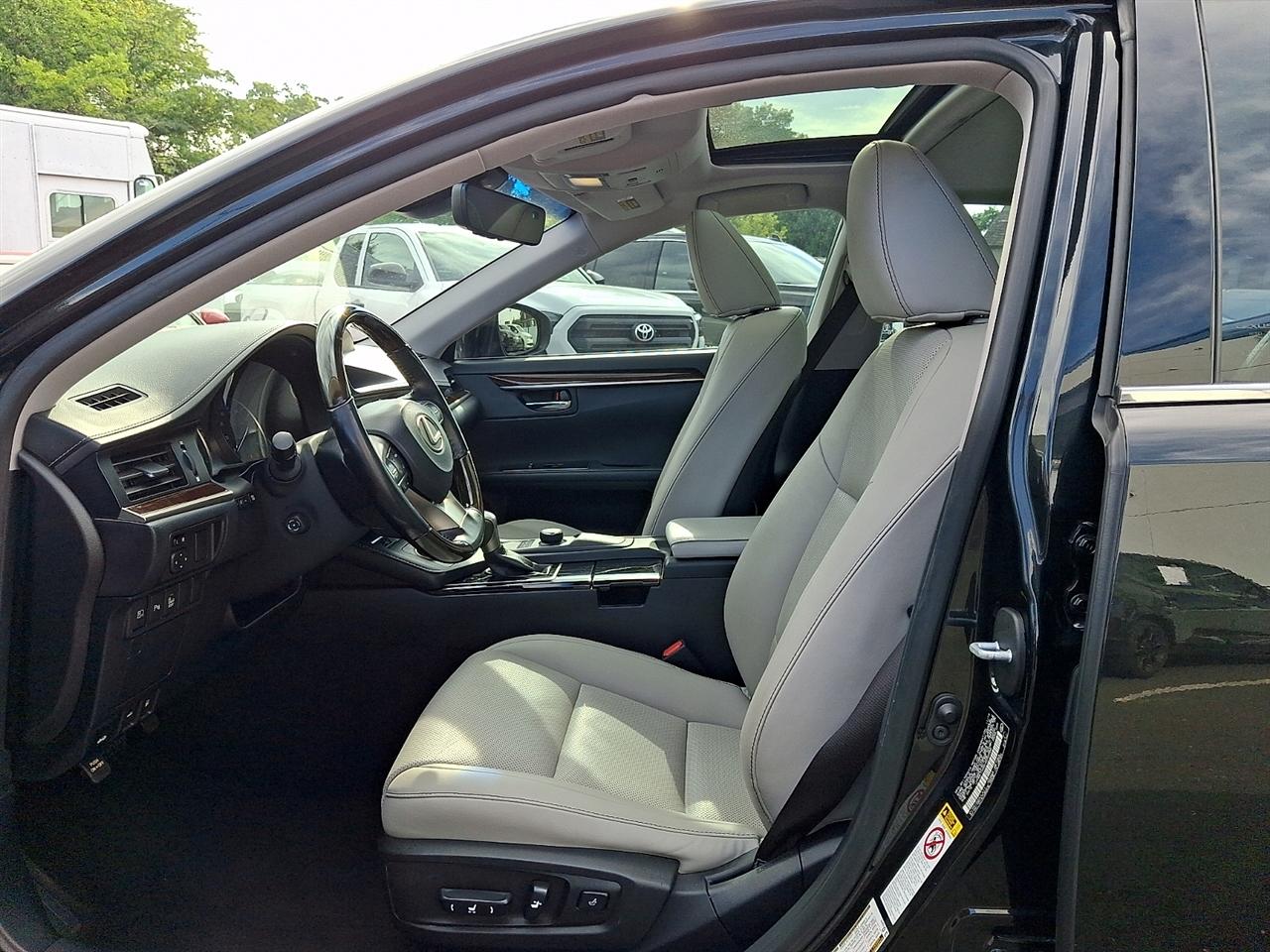 Lexus ES ES 350 FWD 2017