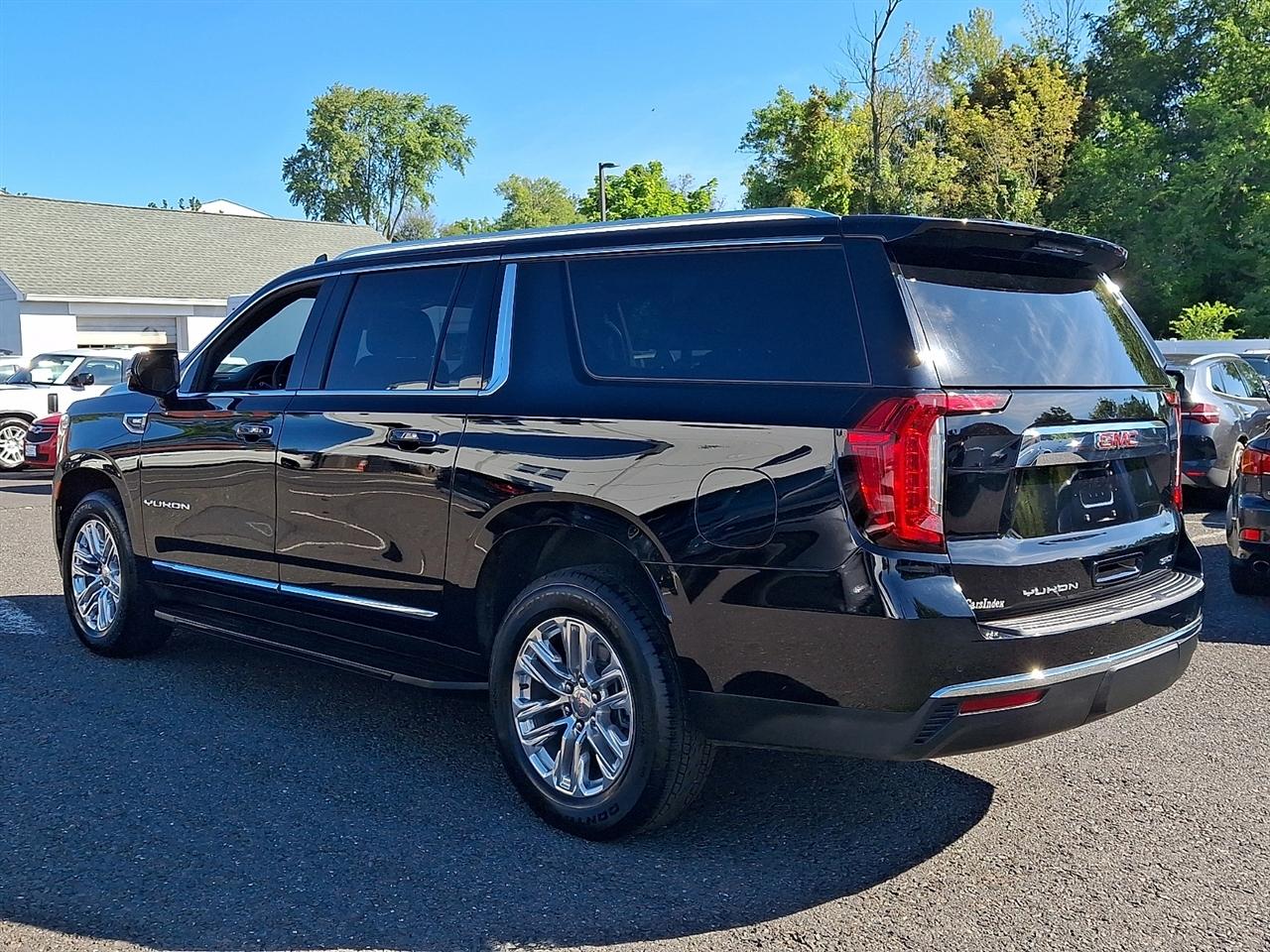GMC Yukon XL 4WD 4dr SLT 2023