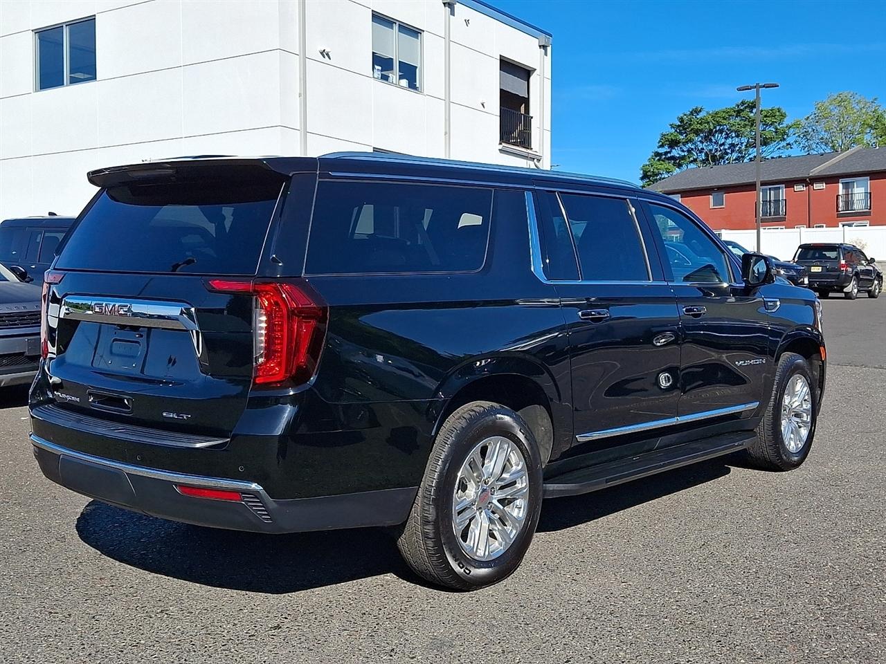 GMC Yukon XL 4WD 4dr SLT 2023