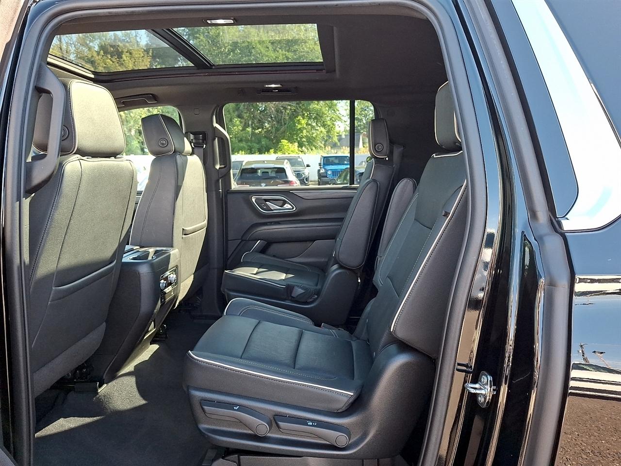GMC Yukon XL 4WD 4dr SLT 2023