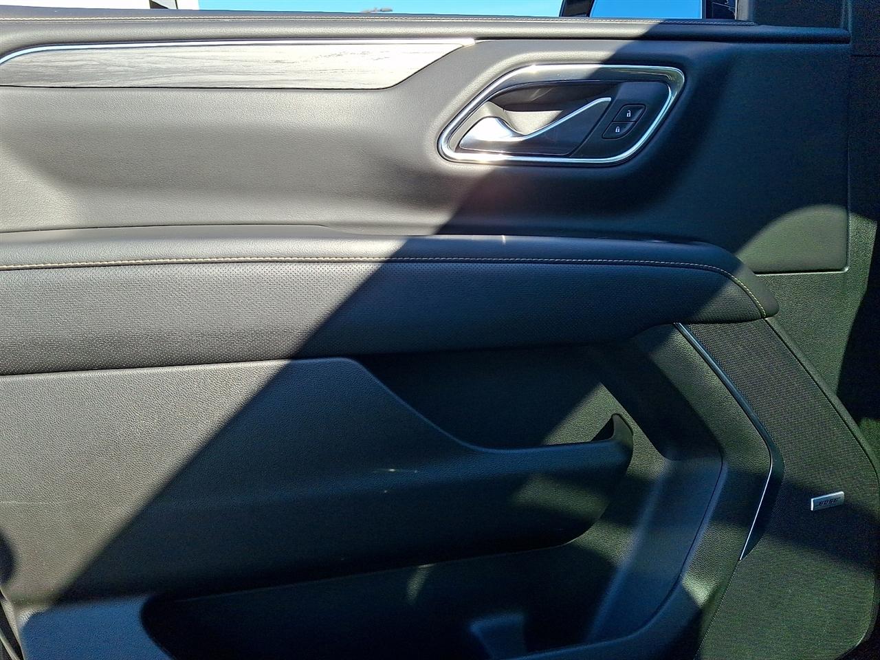 GMC Yukon XL 4WD 4dr SLT 2023