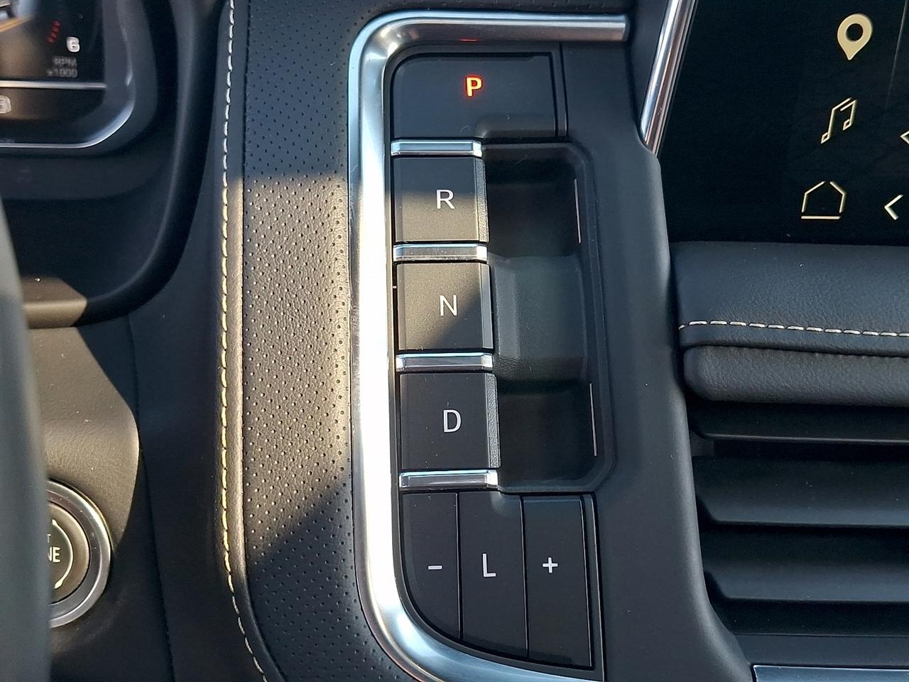 GMC Yukon XL 4WD 4dr SLT 2023